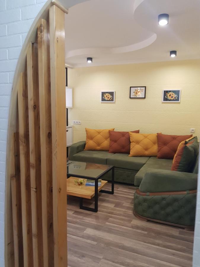 Relax Apartment Samtredia Exterior foto