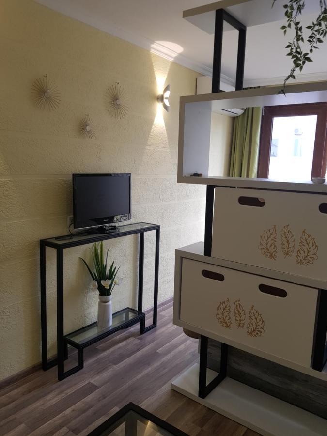 Relax Apartment Samtredia Exterior foto