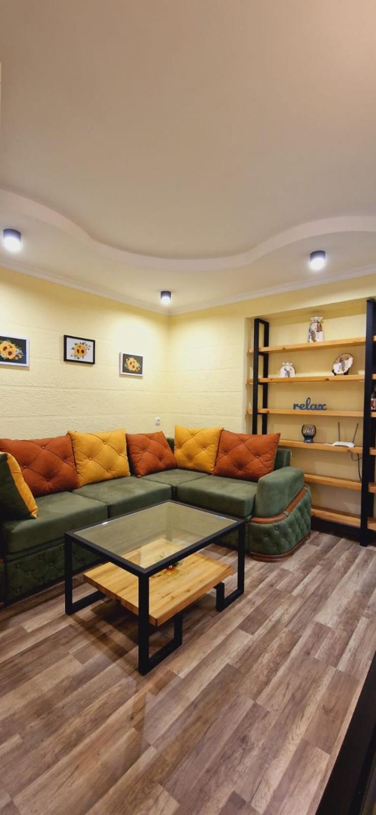 Relax Apartment Samtredia Exterior foto