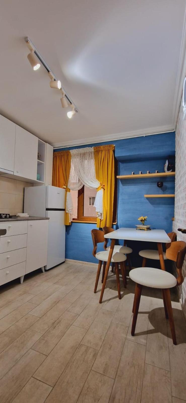 Relax Apartment Samtredia Exterior foto